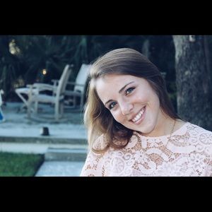 Meet your Posher, Caroline